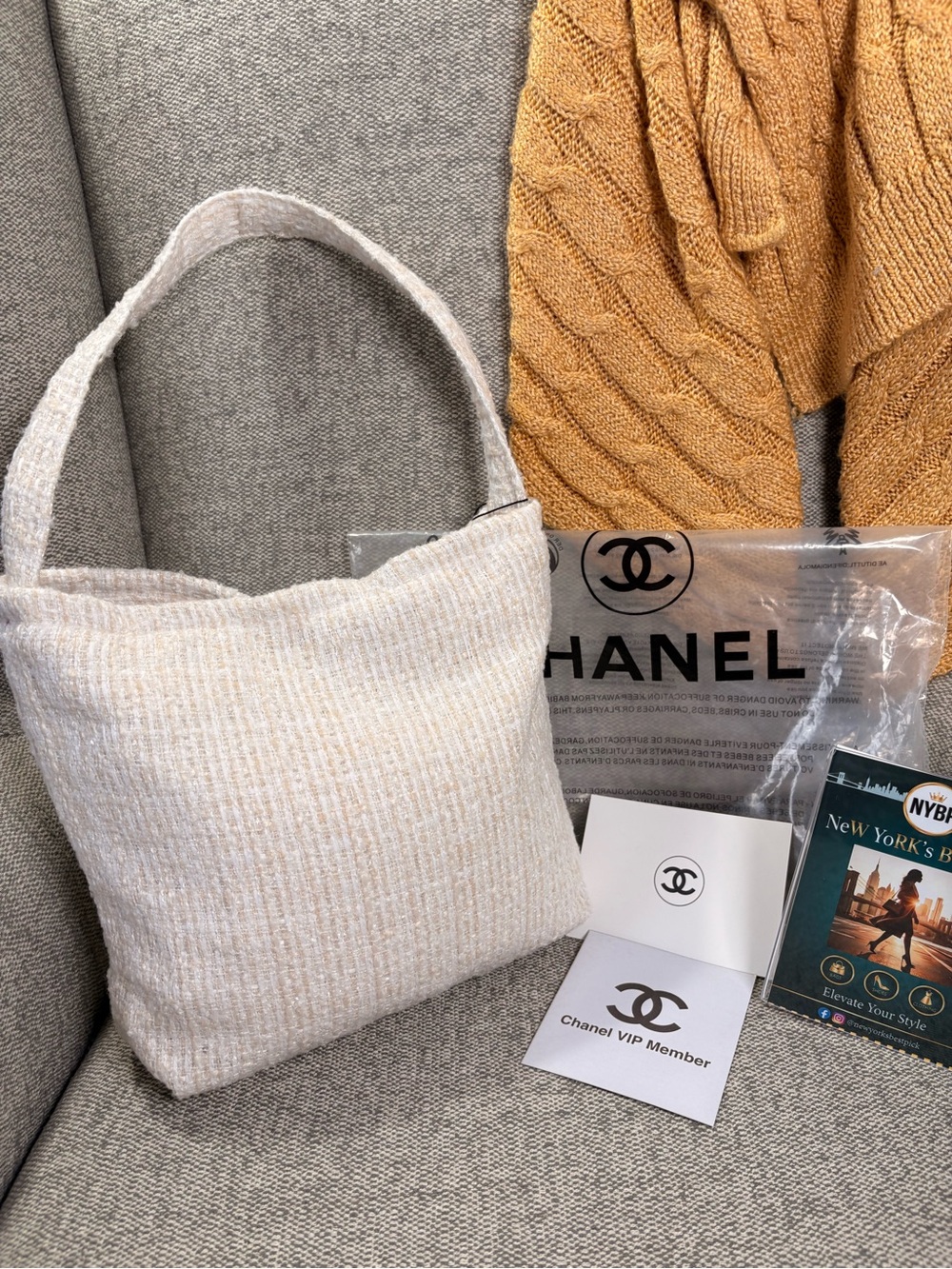 CHANEL Tweed Shoulder Tote Bag – Ivory/Cream - Picture 3 of 10